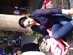 Milf caldo in puro camicetta