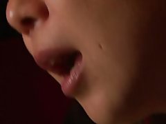 Due ragazze e un ragazzo cazzo mentre altri guardano