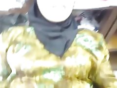 Moglie, mentre il negozio è aperto