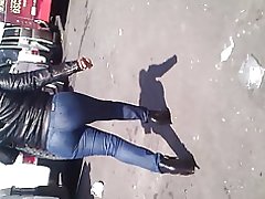 Matura in jeans stretti