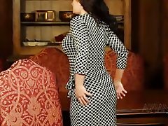 Bellezza effettua sexy spogliarello