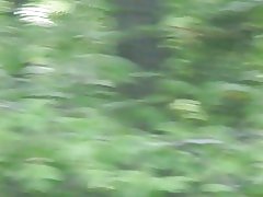 Mamma prossimo &amp; s teenager nel cortile